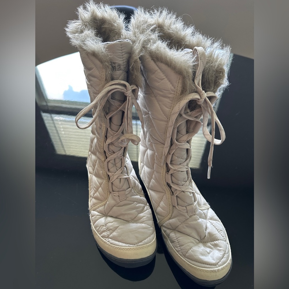 Columbia Cream Winter Rain Boots with Faux Fur Trim